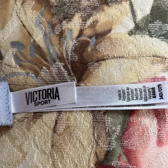 VICTORIA’S SECRET SPORT Gray Racerback Padded Wireless Max Support Bra US 34D - Picture 7 of 7